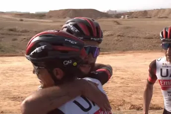 Gaviria slaat eerste slag van 2022 met ritwinst in Oman, Cavendish komt net te laat