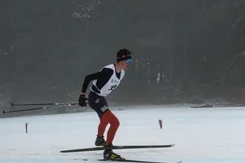 Eens wat anders dan hardlopen: Sepp Kuss verbaast met tweede plaats in langlaufwedstrijd