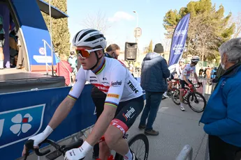 Pedersen wint doorregende rit in Circuit Cycliste Sarthe na imposante spurt