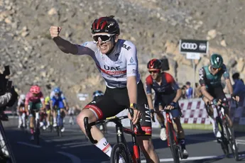 Pogacar en UAE-Team Emirates zetten puntjes op de i in slotrit UAE Tour