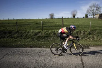 Gespot op Strava: Ging Van Aert sneller dan geloofwaardig was? En hoe sterk was Van Vleuten?