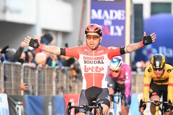 Briljant plan Pogacar en Alaphilippe slaagt niet; Ewan klopt Démare in massasprint Tirreno