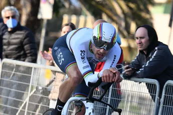 Ganna na tijdritzege al met hoofd bij Milaan-Sanremo: 'Wil daar goede benen hebben'