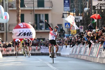 Jan Polanc wint uiterst vermakelijke Trofeo Laigueglia, ploeg Mollema zonder eten naar bed