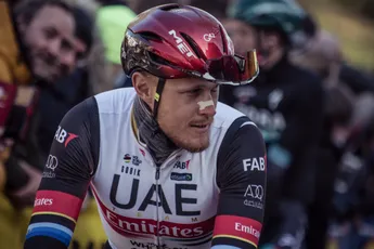 Parijs-Nice: Trentin (hersenschudding), Groenewegen (pijntjes) en 16 (!) zieken stappen niet op