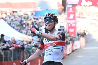 Pogacar na 'intens' huzarenstukje in Strade Bianche: 'Ik bleef achterom kijken'