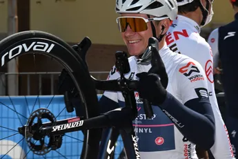 Evenepoel kent opdrachten voor koninginnenrit: 'Mezelf warm houden en de beste klimmers volgen'