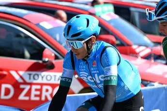 Alsof 293 kilometer niet genoeg was: Rosa fietst na Milaan-Sanremo vrolijk door tot Monaco