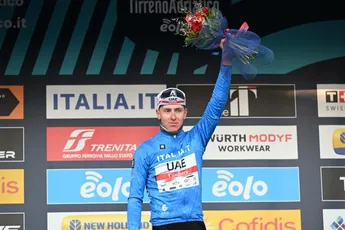 Pogacar na bochtincident met Evenepoel en Vingegaard: 'Ik weet ook niet wat er gebeurde'