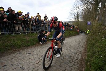 Pogacar bood Van Baarle snel excuses aan na Ronde van Vlaanderen: 'Hij was gefrustreerd'