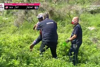 🎥 Schrikken in Giro: Tesfatsion leidt in koers, maar mist volledig de bocht in afdaling