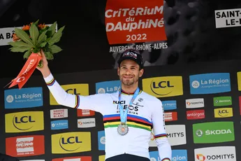 Ganna in tijdrit twee seconden rapper dan Van Aert: 'Maakte me wel een beetje zorgen'