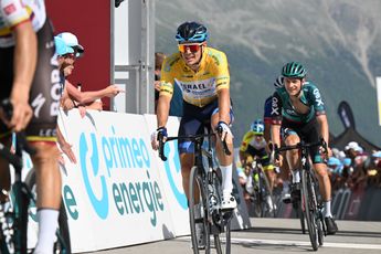 Fuglsang en co(rona) lopen risico: 'We moeten maar zien of we de Tour de France gaan halen'