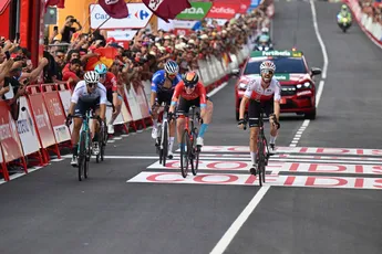 Battistella loopt ritzege nipt mis: 'Reed een goede sprint, maar Herrada was sneller'
