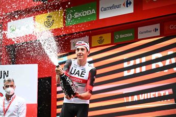 Soler bekroont solo met tweede Vueltazege: 'Ik had dit na gisteren niet verwacht'