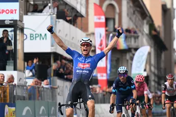 Sjoerd Bax legt prachtige elite-groep erop in sprint van negen in Coppa Agostoni