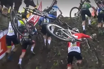 🎥 Wat u niet zag in Jaarmarktcross Niel: incident tussen Van Kessel en Iserbyt