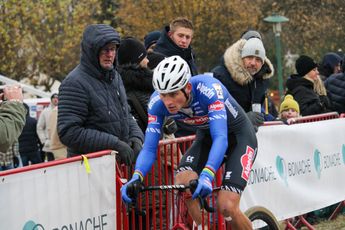 Van der Poel moest 'volle bak gaan' om amateurs te verslaan: 'Mathieu rijdt zeventig kilometer per uur'