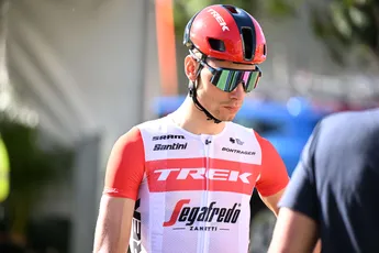 Filippo Baroncini (Trek-Segafredo) uit de roulatie met gebroken spaakbeen