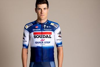 'Helpers Evenepoel blijven Soudal-Quick Step trouw na 2023, Serry en Vervaeke tekenen nieuw contract tijdens Giro'