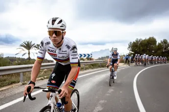 Remco Evenepoel over knechten voor Jakobsen, samenstellen van z'n Giro-ploeg en keihard koersen