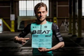 Comeback Thijs Zonneveld: AD-journalist gaat via BEAT Cycling opnieuw het profpeloton in