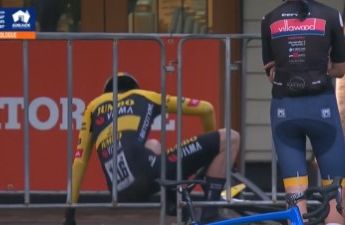 🎥 Glibberen en glijden in Adelaide: laatste bocht eist zo'n tien (!) slachtoffers, waaronder Tim van Dijke