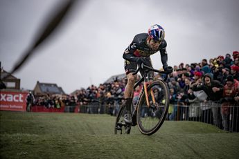 Van Aert rijdt in Herentals voor het eerst op fiets met SRAM: 'Kan gebeuren dat ik verkeerd schakel'