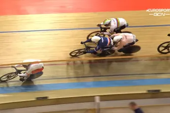 Hoogland daagt Lavreysen uit na verloren Keirin: 'Had zonder die bijna-crash wel willen zien wie er won'