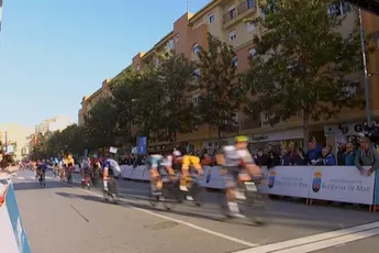 Moschetti verrast de WorldTour-sprinters met zege in Almeria voor nieuwe ploeg Q36.5