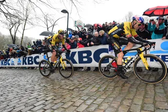 Nys lovend, maar De Vries en Merckx snappen Van Aert niet: 'Laat hiermee zien dat kritiek hem dus wél kan schelen'