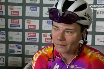 Kopecky ziet SD Worx-teamgenote Reusser naar overwinning soleren: 'Er reageerde gewoon niemand'