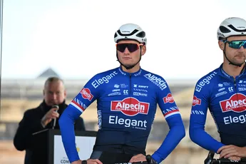 Van der Poel haakt af na opeenvolgende fietswissels: 'Mijn fietscomputer viel eraf'