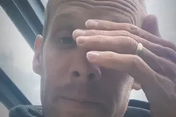 De Marchi haalt uit naar 'idioten' op Italiaanse wegen: 'Voelde de auto langs mijn elleboog strijken'