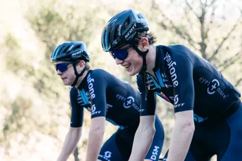 Interview | DSM-belofte Van der Meulen plots tussen de Giro-sterren: ‘Nu ben ik geen fan meer, maar collega’