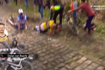 Update | Van Baarle breekt hand en schouder bij crash in Parijs-Roubaix, Nederlander mist Amstel Gold Race