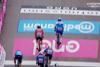 Groves (Alpecin-Deceuninck) baalt: 'Denk dat dat ons de overwinning heeft gekost'