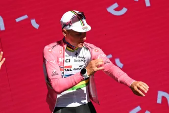 Belgische wielercommentatoren en -analisten bespreken tijdritzege Evenepoel: 'Met open mond zitten kijken'