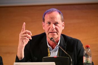 Door Arabisch geld is de strijd in het peloton niet gelijk, zegt Prudhomme: 'Dat is een understatement'