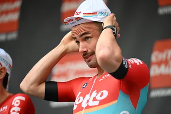 Campenaerts verslaat Tiller en wint loodzware Druivenkoers