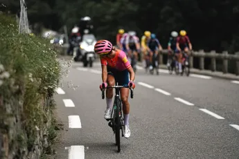 Moolman zag Vollering en Van Vleuten 'het spelletje spelen', Niewiadoma haalde motivatie uit wereldkampioene