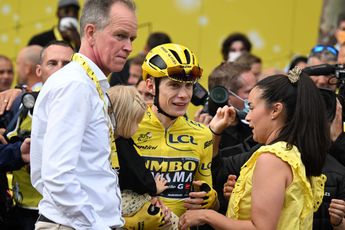 Plugge deelt sneer uit aan Van der Poel na opvallende tweet over chicane in Roubaix: 'Wees blij dat het nu gebeurt'