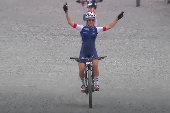 Gaze en Ferrand-Prévot knallen naar wereldtitels Short Race op mtb, Pieterse pakt zilver, Pidcock brons