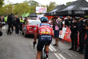 DSM-firmenich verliest rood en Onley, dag na tijdritstunt: 'Ik vind dat je moet koersen in alle condities'