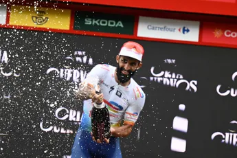 Arensman moest opgeven, maar toen ontstond het verhaal van een eeuwige lead-out die het onmogelijke plots mogelijk maakte