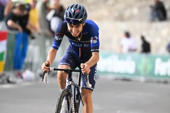 Martinez verpest UAE Team Emirates-feestje in Trofeo Laigueglia: Vendrame en Ayuso mee op podium