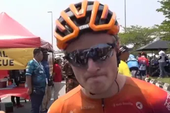 Weemaes wint in Langkawi en doet na afloop in emotie oproep: 'Maten van mij zitten nog zonder contract'