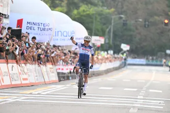 Van Wilder verrast topfavorieten Roglic en Pogacar en soleert naar zege in Tre Valli Seresine