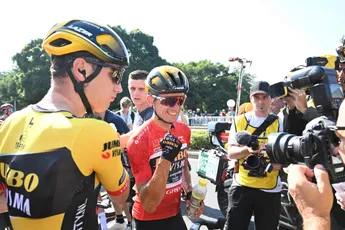 Driemaal feest voor Jumbo-Visma in China: jarige Kooij wint slotrit, Vader pakt eindklassement