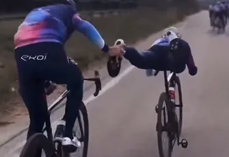 🎥 Bassie en Adriaan? Froome en Neilands (Israel-Premier Tech) zijn hét nieuwe artiestenduo